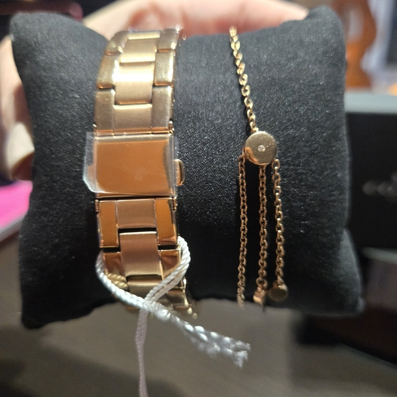 Coach Boyfriend Rose Gold Watch with Bracelet Gift Set - Picture 9 of 12